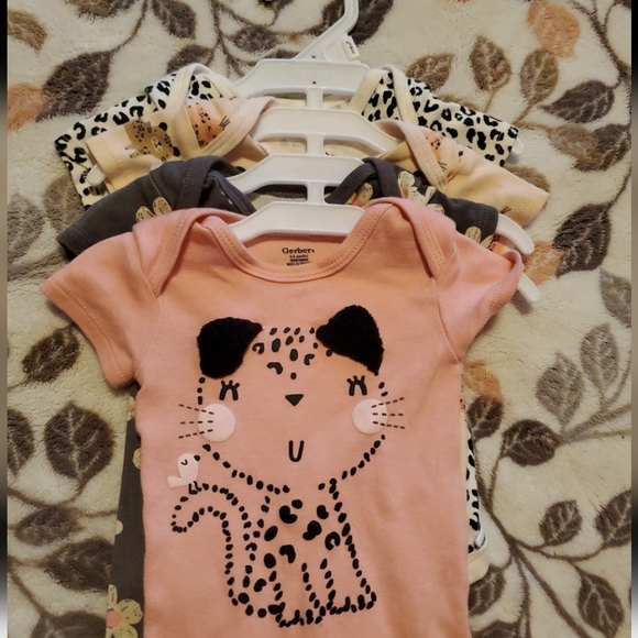 0-3 M Baby Girl Onesies - Picture 2 of 9